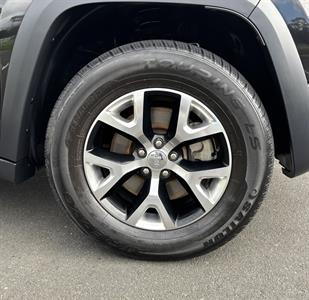 2017 Jeep Cherokee - Thumbnail