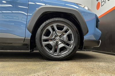 2023 Toyota RAV4 - Thumbnail