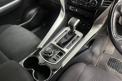 2018 Mitsubishi Pajero Sport - Thumbnail