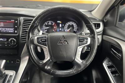 2018 Mitsubishi Pajero Sport - Thumbnail