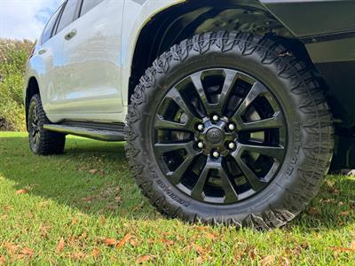 2018 Toyota Land Cruiser Prado - Thumbnail