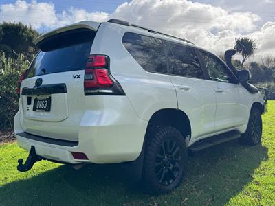 2018 Toyota Land Cruiser Prado - Thumbnail