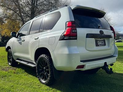 2018 Toyota Land Cruiser Prado - Thumbnail
