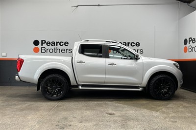 2020 Nissan Navara - Thumbnail