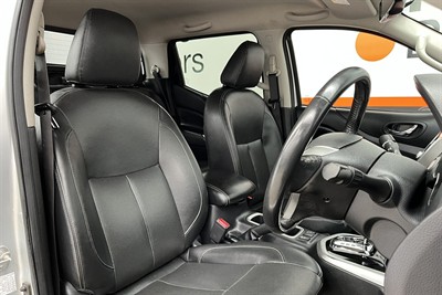 2020 Nissan Navara - Thumbnail