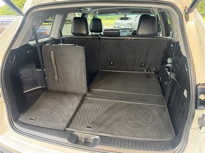 2017 Toyota Highlander - Thumbnail