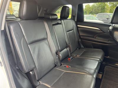 2017 Toyota Highlander - Thumbnail