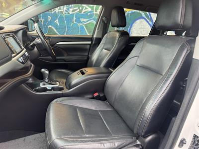 2017 Toyota Highlander - Thumbnail