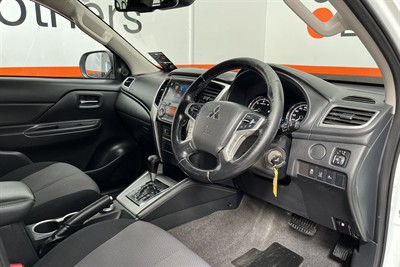 2020 Mitsubishi Triton - Thumbnail