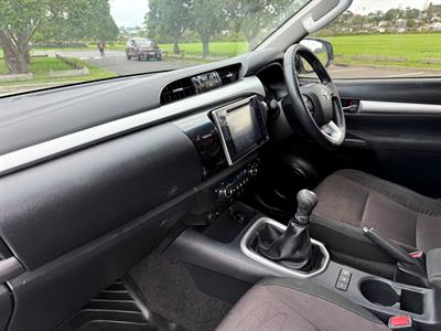 2017 Toyota Hilux - Thumbnail