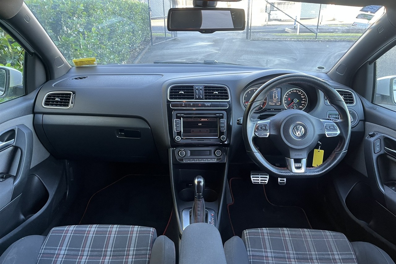 2014 Volkswagen POLO