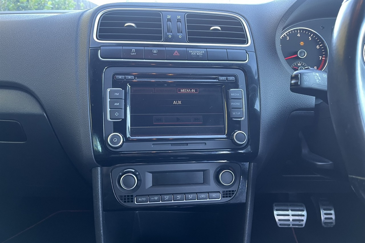 2014 Volkswagen POLO