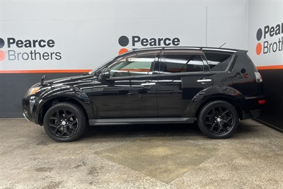 2011 Mitsubishi Outlander - Thumbnail