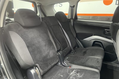 2011 Mitsubishi Outlander - Thumbnail