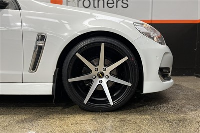 2017 Holden COMMODORE - Thumbnail