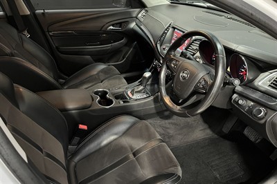 2017 Holden COMMODORE - Thumbnail