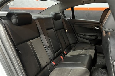 2017 Holden COMMODORE - Thumbnail