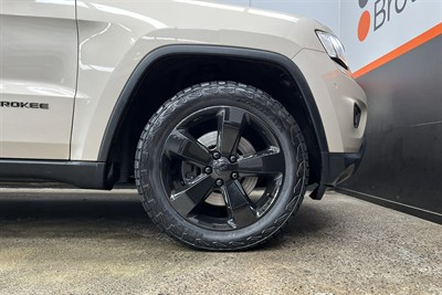 2015 Jeep Grand Cherokee - Thumbnail