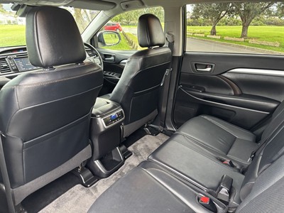 2019 Toyota Highlander - Thumbnail