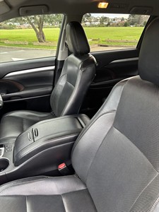 2019 Toyota Highlander - Thumbnail
