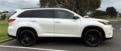 2019 Toyota Highlander - Thumbnail