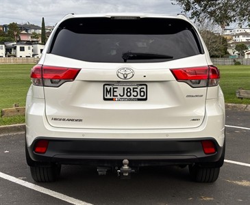 2019 Toyota Highlander - Thumbnail