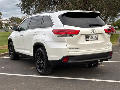 2019 Toyota Highlander - Thumbnail
