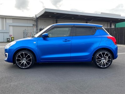 2017 Suzuki Swift - Thumbnail