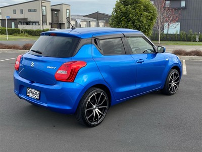 2017 Suzuki Swift - Thumbnail