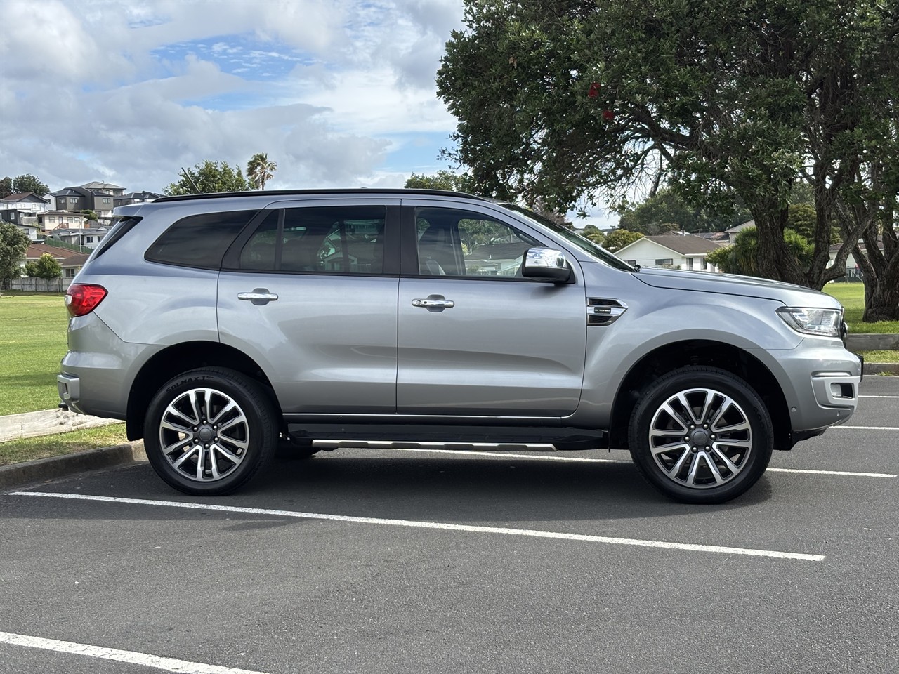 2020 Ford Everest