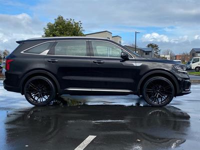 2022 Kia Sorento - Thumbnail