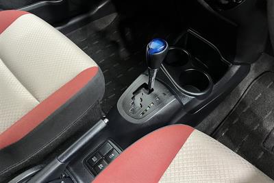 2015 Toyota Aqua - Thumbnail