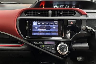 2015 Toyota Aqua - Thumbnail