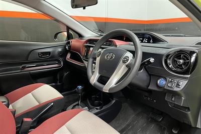 2015 Toyota Aqua - Thumbnail