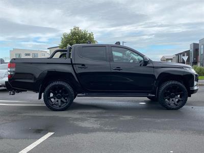 2020 Mitsubishi Triton - Thumbnail
