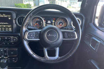 2022 Jeep Gladiator - Thumbnail