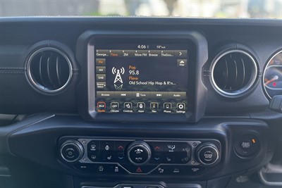 2022 Jeep Gladiator - Thumbnail