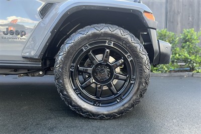 2022 Jeep Gladiator - Thumbnail