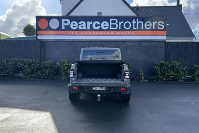 2022 Jeep Gladiator - Thumbnail