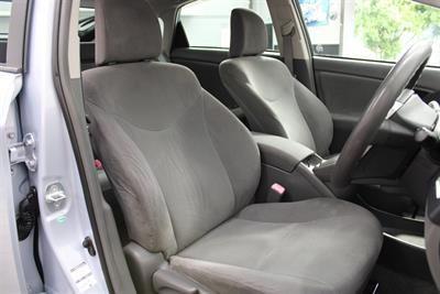 2010 Toyota PRIUS - Thumbnail