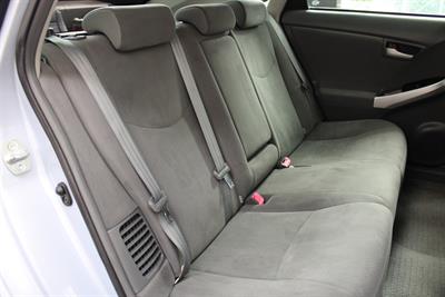 2010 Toyota PRIUS - Thumbnail