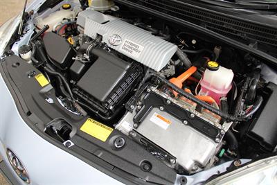 2010 Toyota PRIUS - Thumbnail