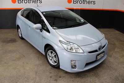 2010 Toyota PRIUS - Thumbnail