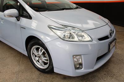 2010 Toyota PRIUS - Thumbnail