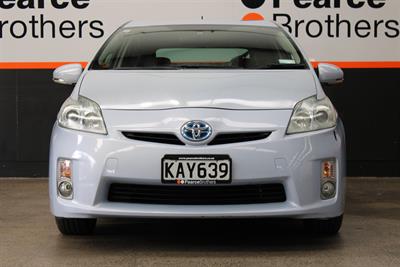 2010 Toyota PRIUS - Thumbnail