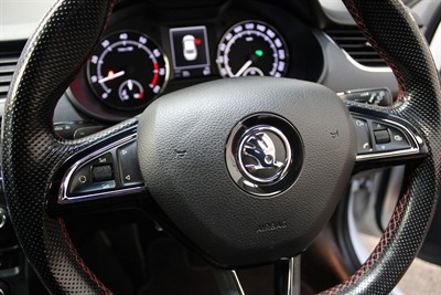 2015 Skoda Octavia - Thumbnail