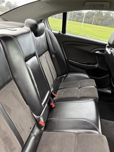 2015 Holden Commodore - Thumbnail