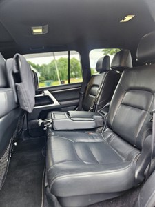 2016 Toyota Landcruiser - Thumbnail