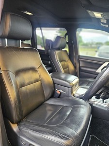 2016 Toyota Landcruiser - Thumbnail