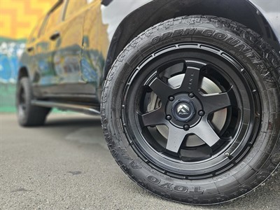 2016 Toyota Landcruiser - Thumbnail